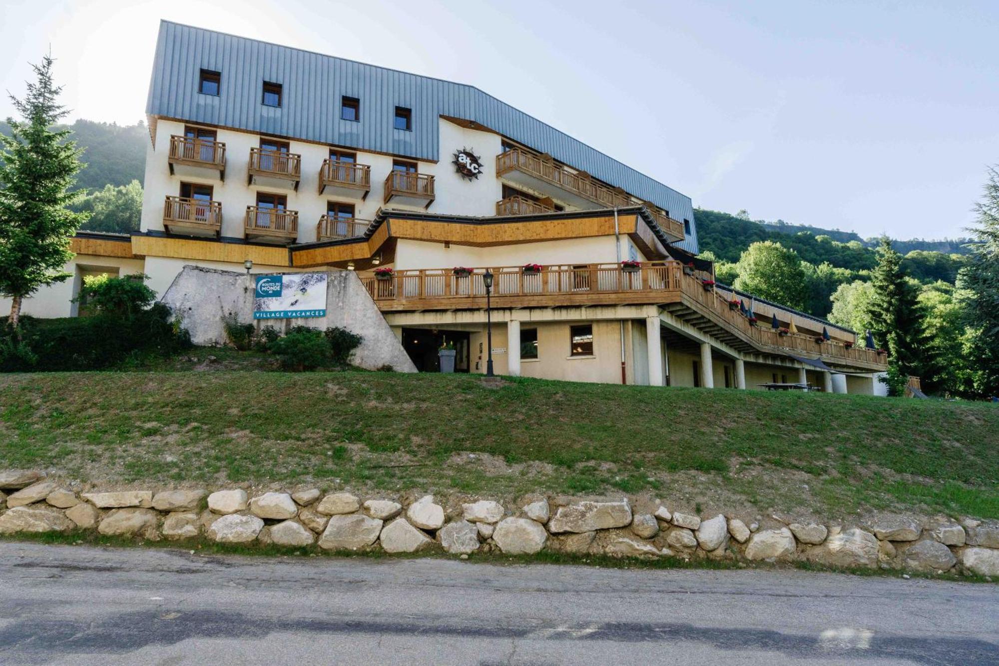 Village Vacances Atc Routes Du Monde Сен-Франсуа-Лоншам Экстерьер фото